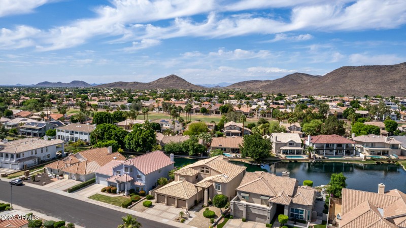 Del Lago Circle | Arrowhead Lakes