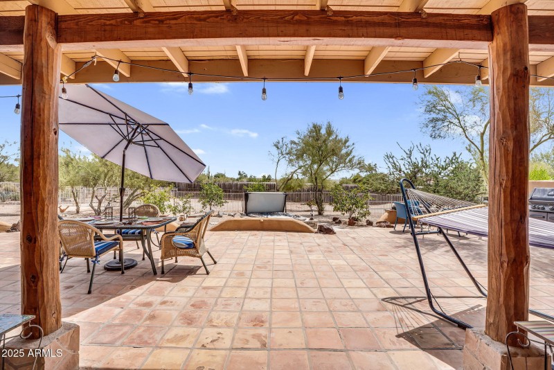 Large covered rear patio