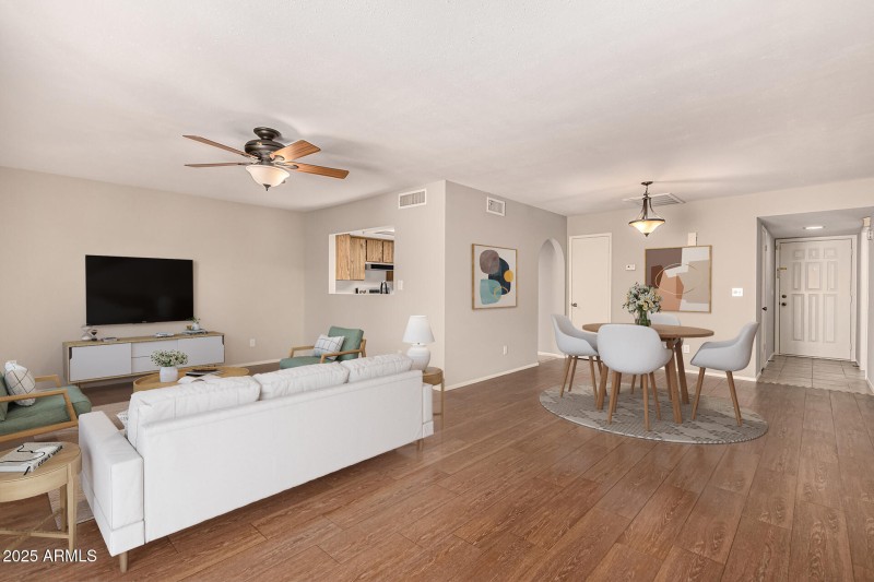 Living Room/Dining