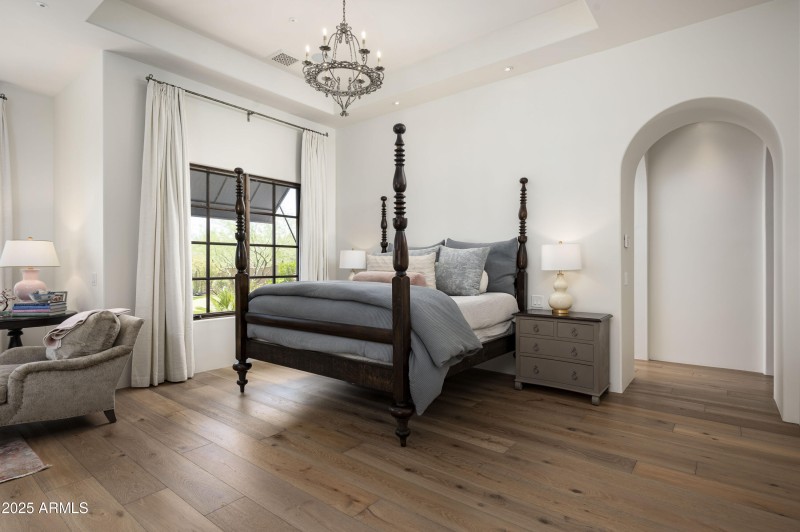 Primary suite