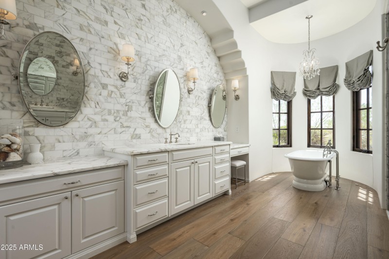 Primary bath