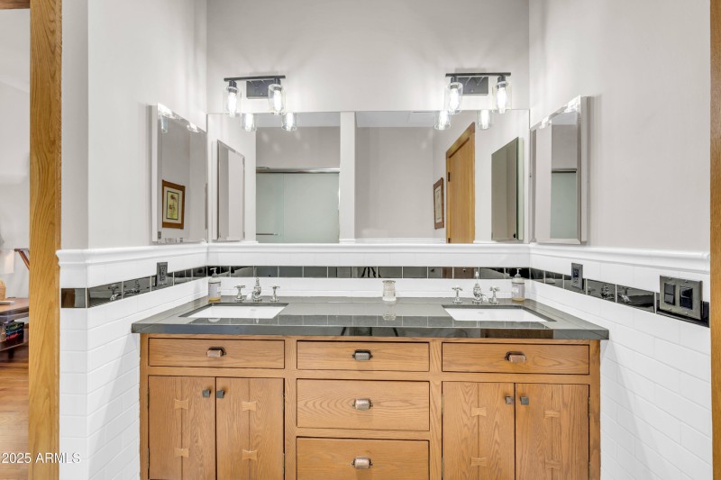 5926 E Vernon Ave-19