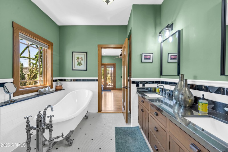 5926 E Vernon Ave-40