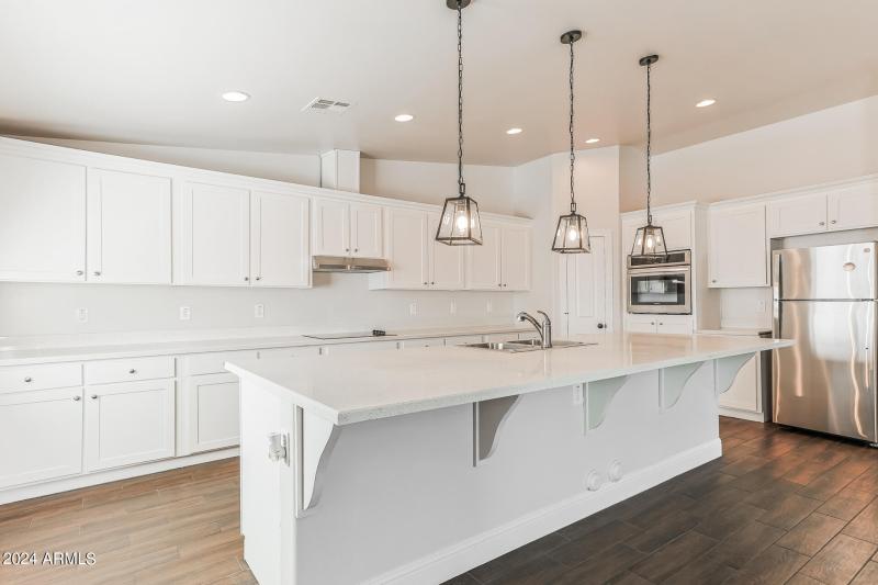 021-photo-kitchen-13526076