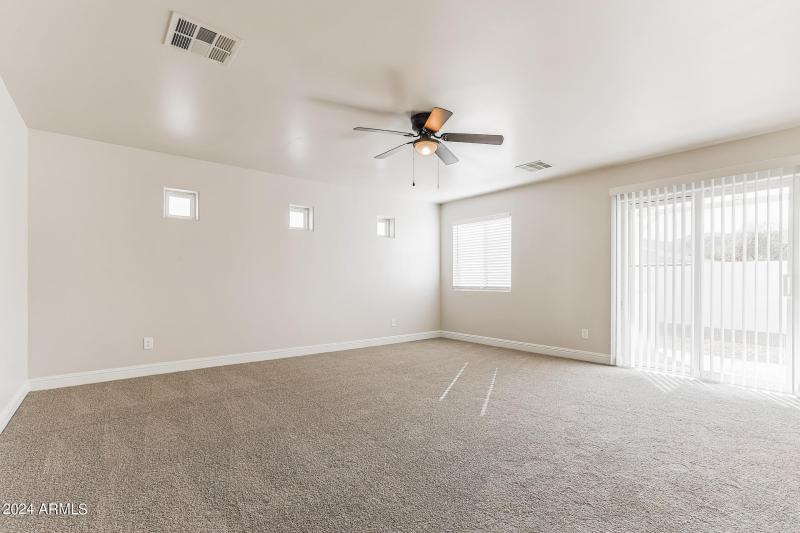 022-photo-primary-bedroom-13526081