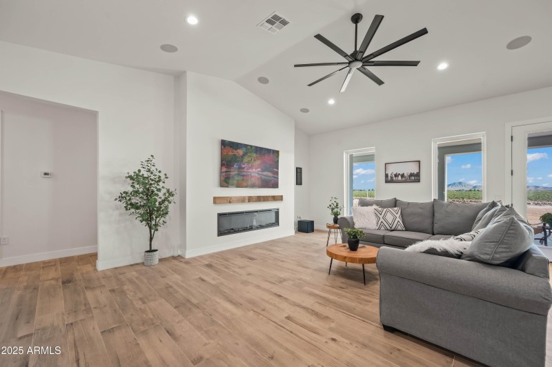 22145 W Harwell Rd Buckeye AZ 85326-81 c