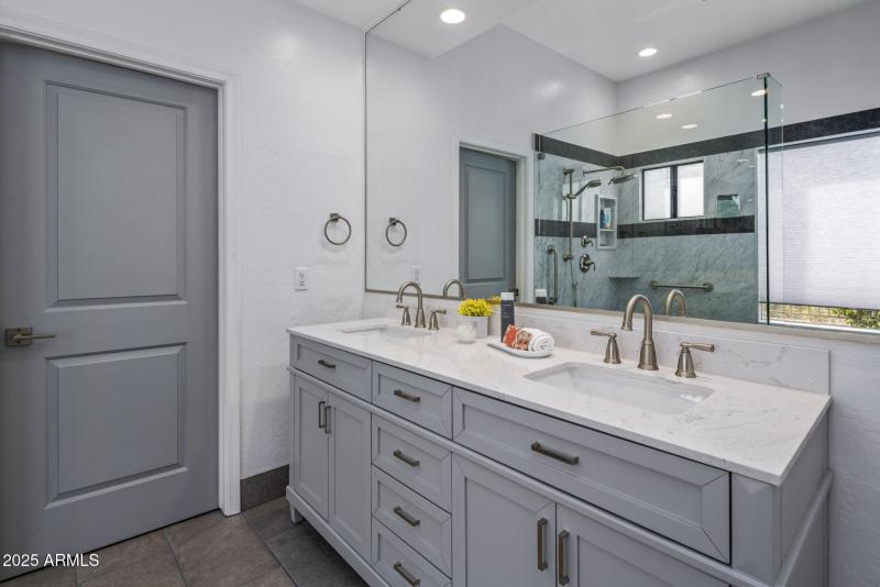 Primary Dual Vanities