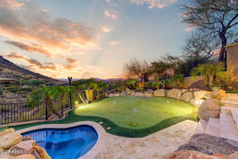 Putting Green & Spa Retreat