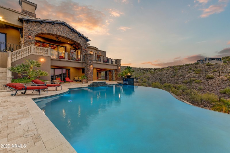 Resort-Style Backyard Escape