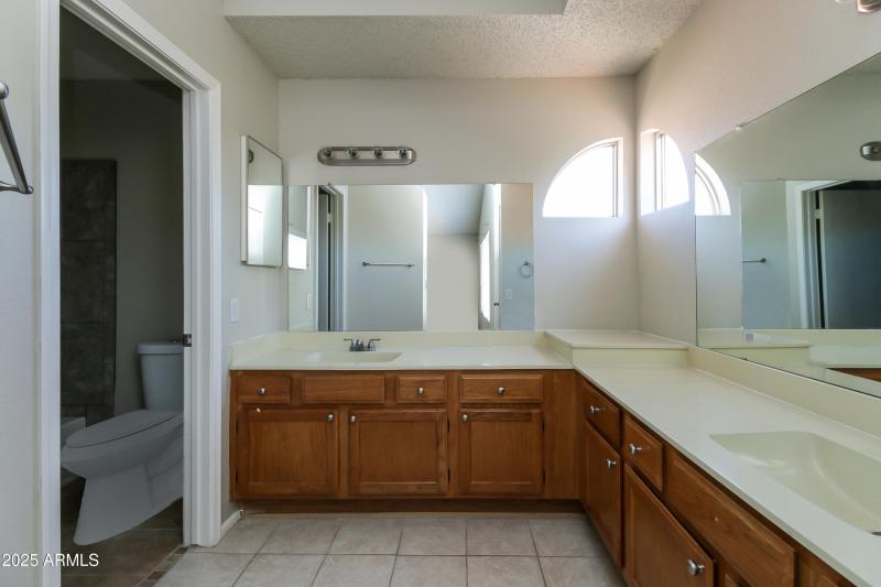 010-photo-master-bathroom-7230484