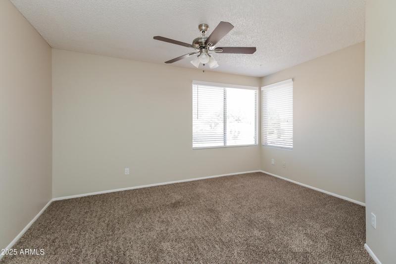 012-photo-bedroom-7230487