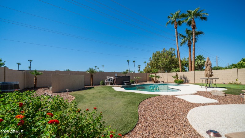 10641 E Coopers Hawk Dr Exterior Photos-