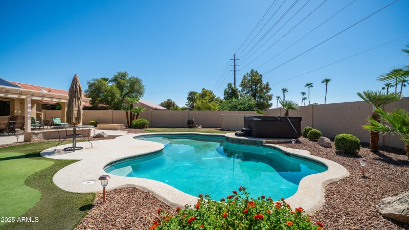 10641 E Coopers Hawk Dr Exterior Photos-