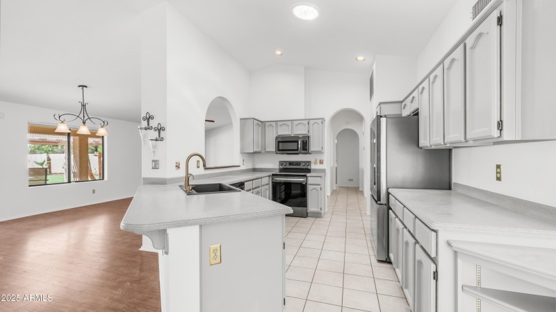 10641 E Coopers Hawk Dr (8)