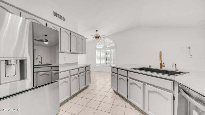 10641 E Coopers Hawk Dr (11)