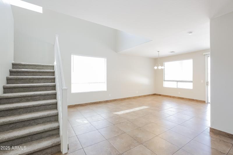 004-photo-foyer-9413105