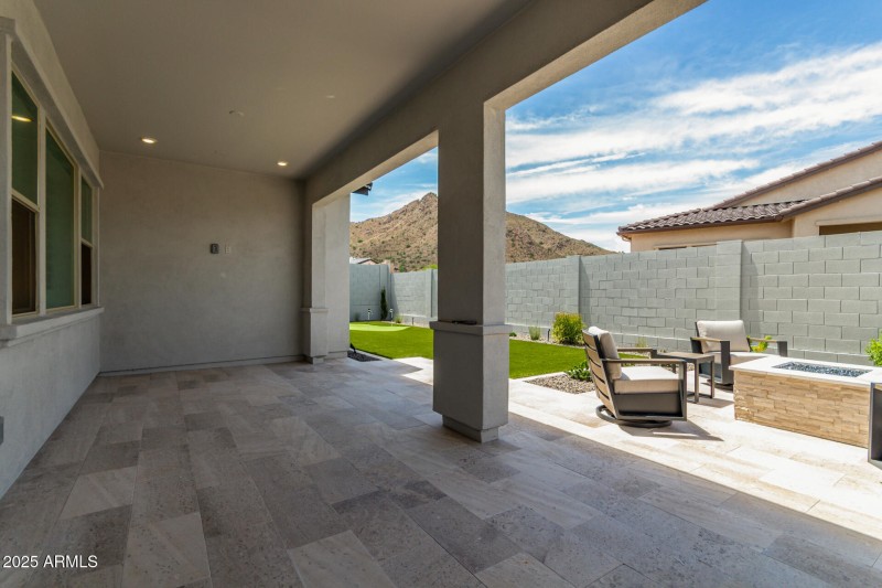 Tiled Patio & Mountain View