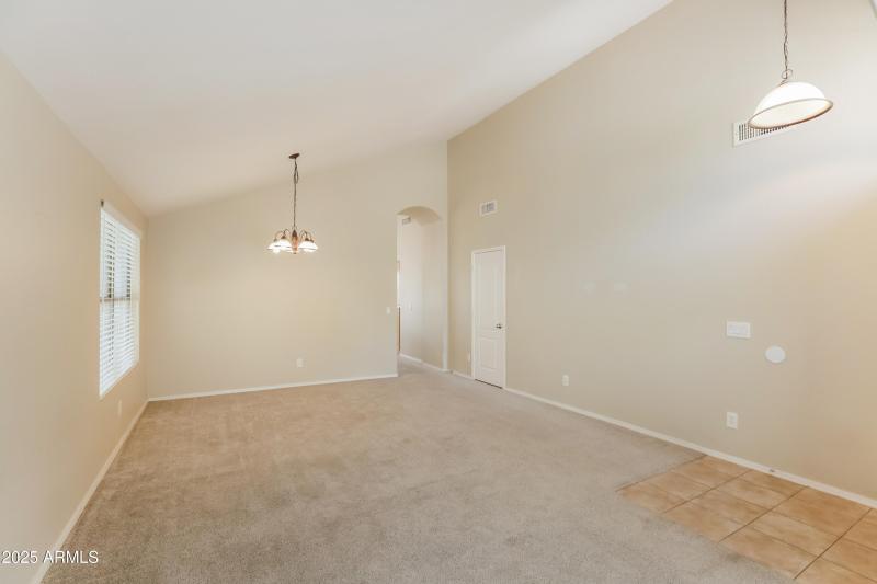 019-photo-living-room-12964027