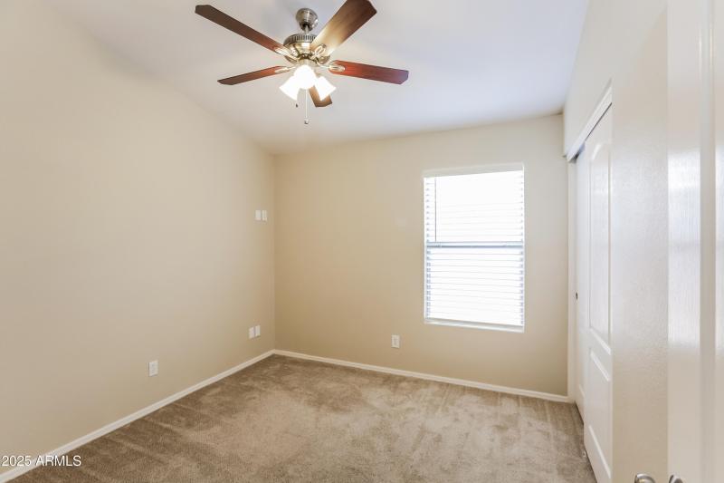 026-photo-bedroom-12964020