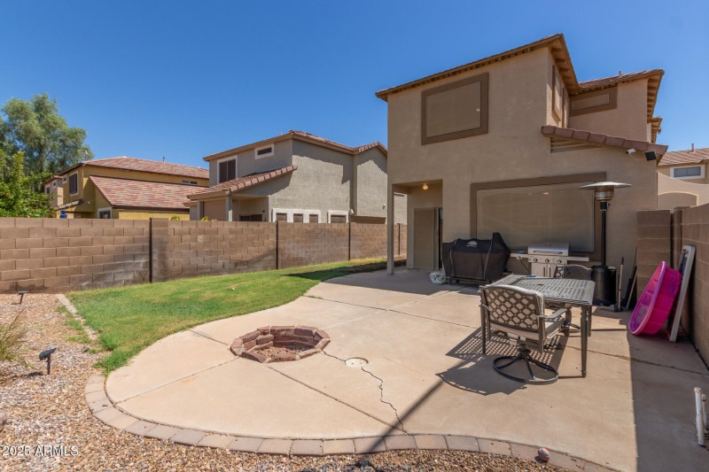 Backyard firepit