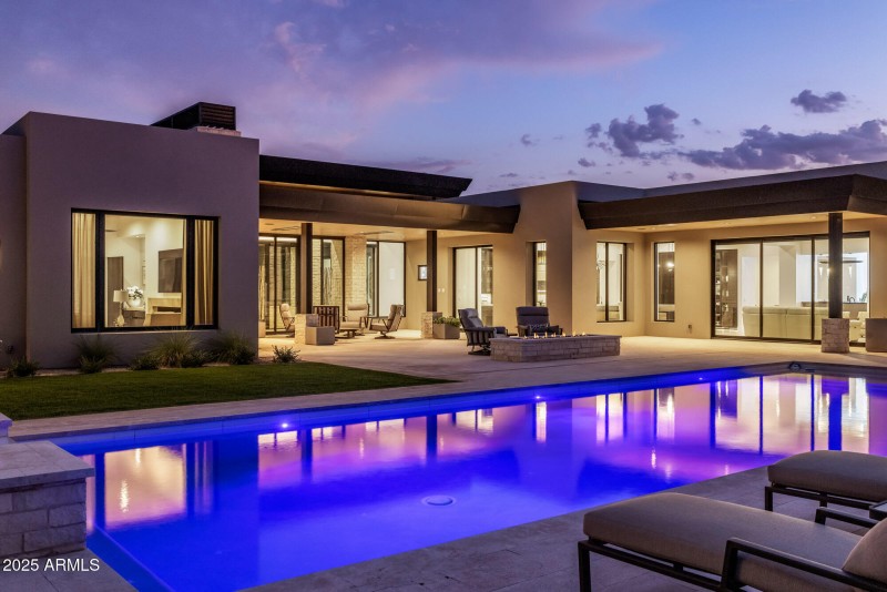 Pool to patio