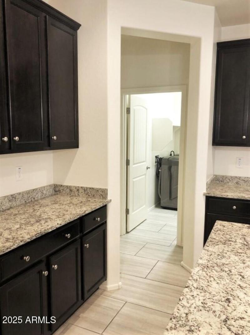 18+View+to+Laundry+Room