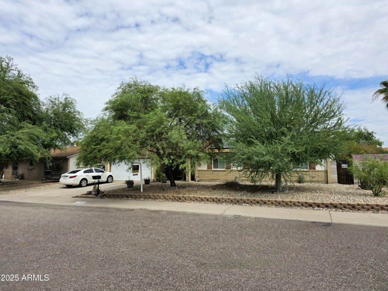 2142 West Kerry Lane