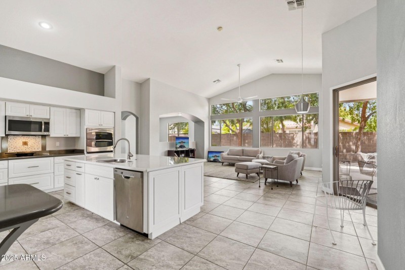 15-web-or-mls-W Weatherby Dr-S2908-015