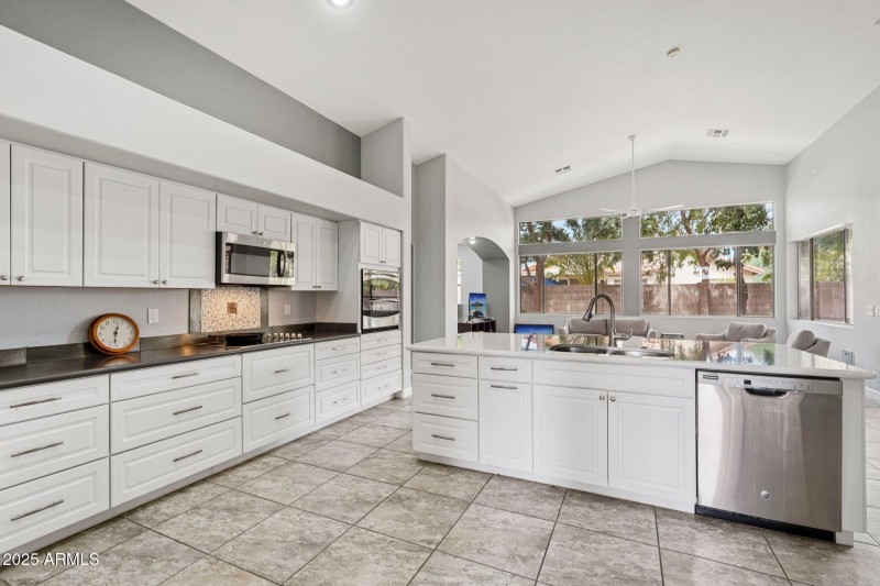 18-web-or-mls-W Weatherby Dr-S2908-018