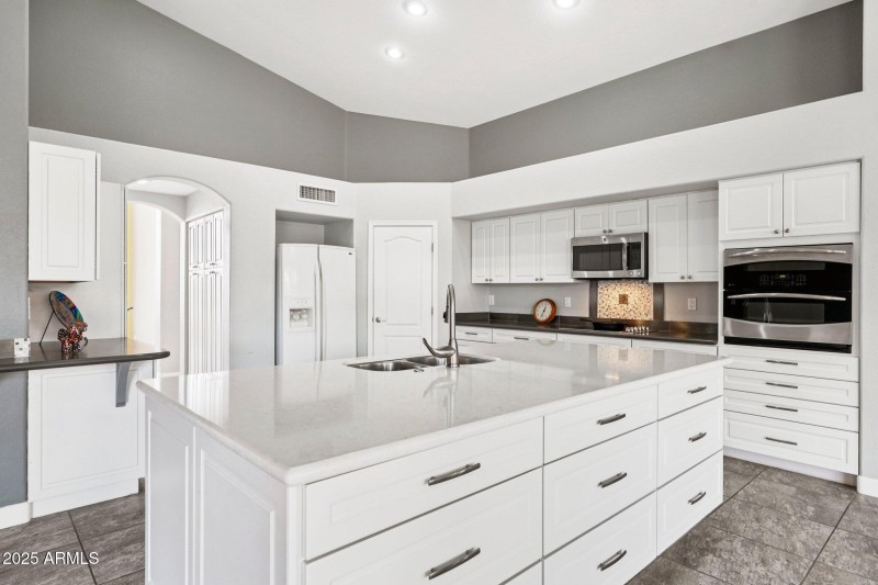 19-web-or-mls-W Weatherby Dr-S2908-019