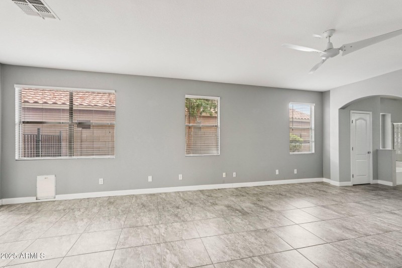 22-web-or-mls-W Weatherby Dr-S2908-022