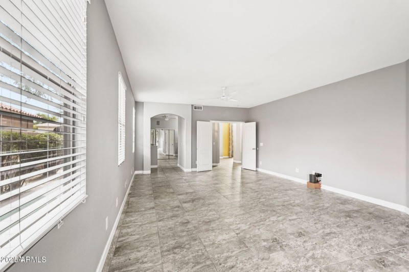 23-web-or-mls-W Weatherby Dr-S2908-023