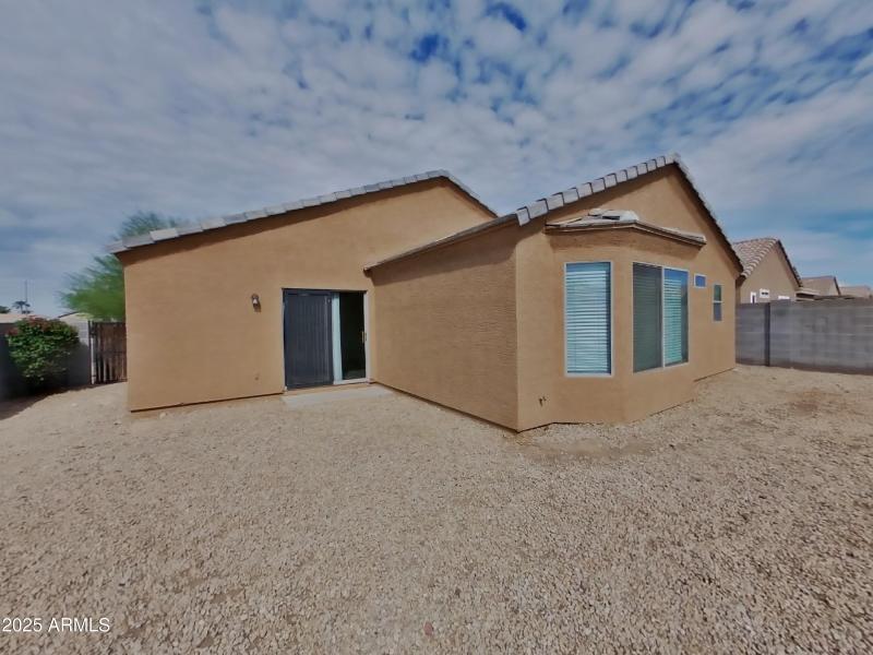 20_pc_dXguzBmcBV_wV37cg6eBN_center_0