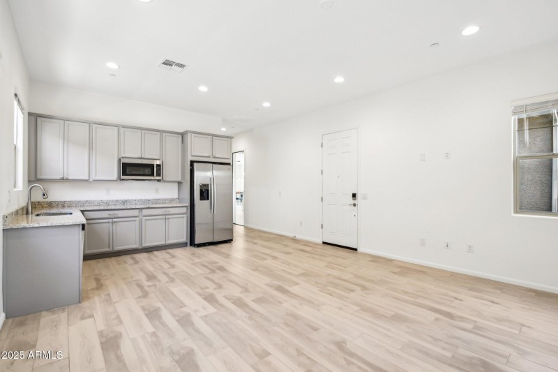 7-web-or-mls-E Prairie Aster Ln-007