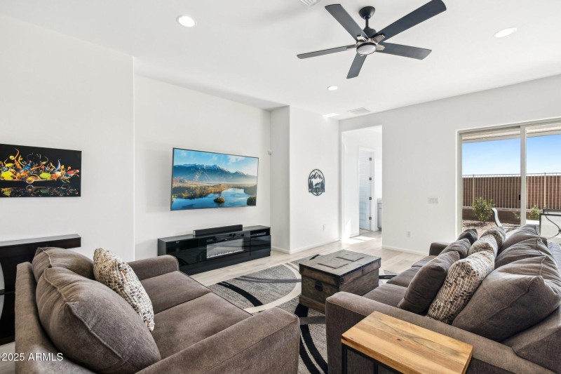 8-web-or-mls-E Prairie Aster Ln-008