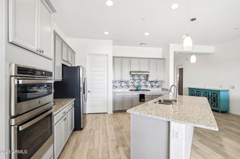 17-web-or-mls-E Prairie Aster Ln-017