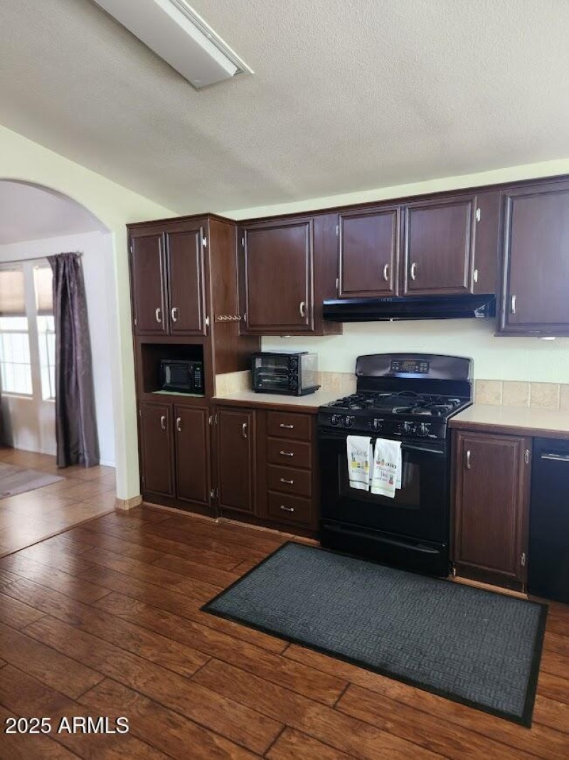 CR Kitchen Stove