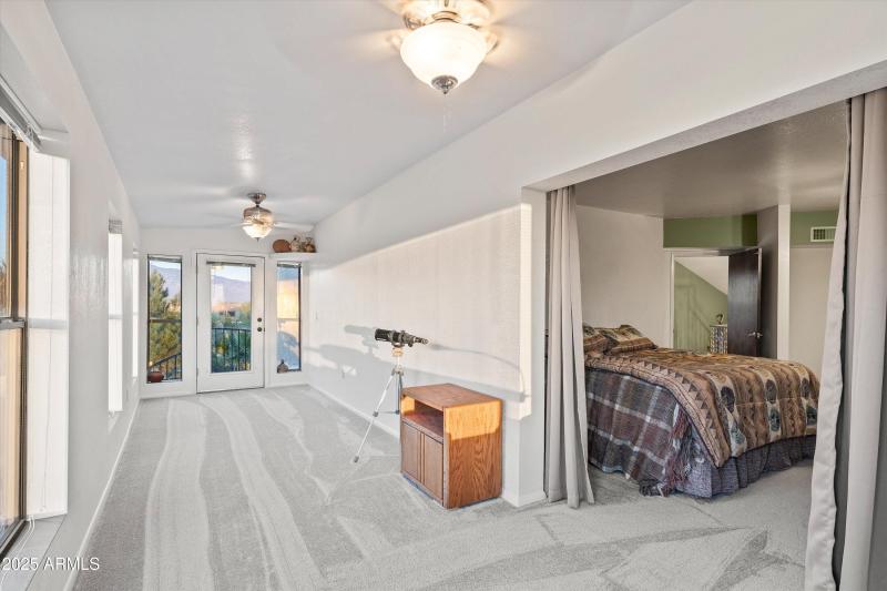 028_28-primary_bedroom