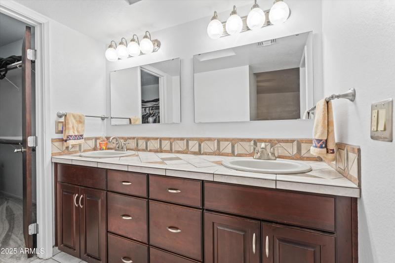 030_30-primary_bedroom