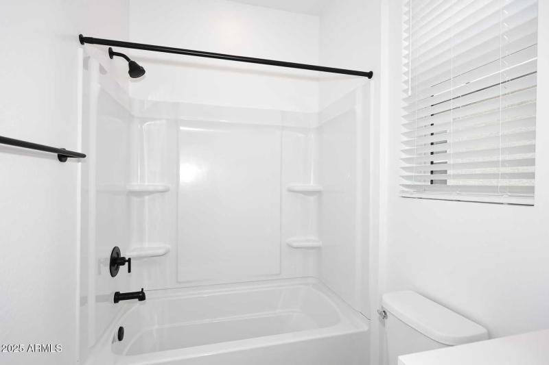 2nd Berdoom-Ensuite Tub