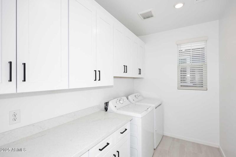 Laundry Room (3)
