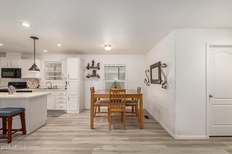 2000 S Apache Rd 252