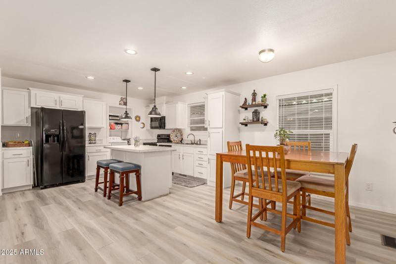 2000 S Apache Rd 252