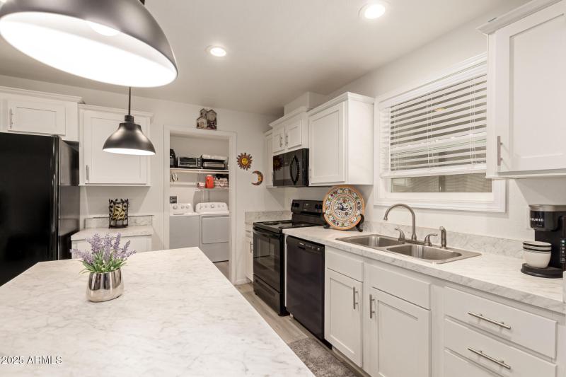 2000 S Apache Rd 252