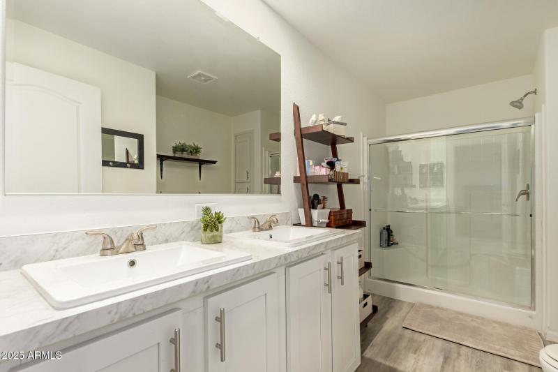 2000 S Apache Rd 252