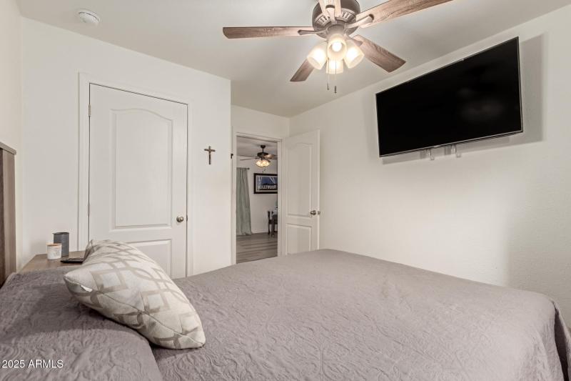 2000 S Apache Rd 252