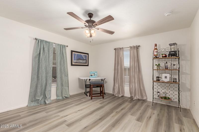 2000 S Apache Rd 252