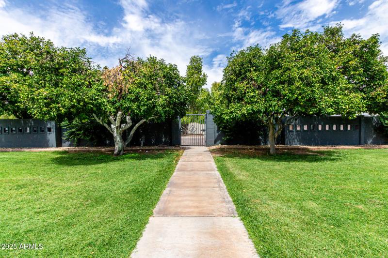 5150 N 20th St. #215