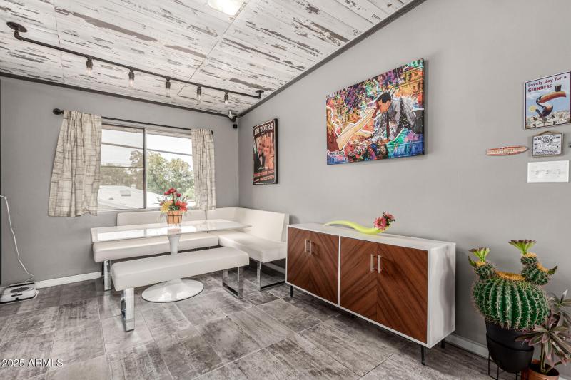 5150 N 20th St. #215