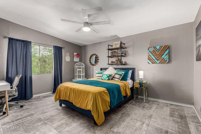 5150 N 20th St. #215